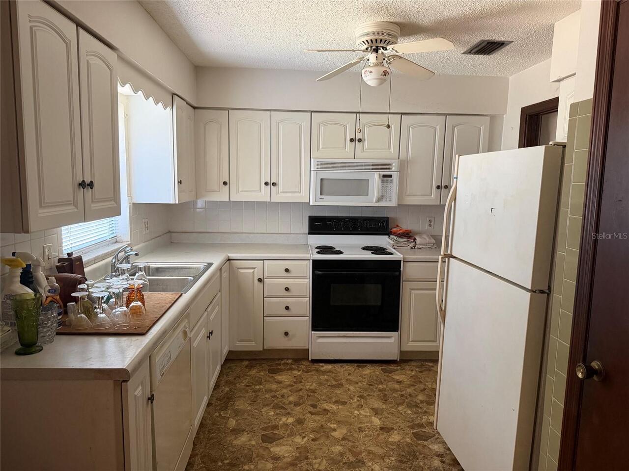 Listing Photo 12