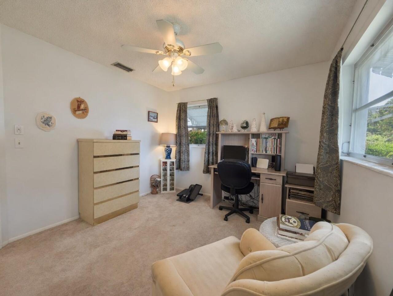 Listing Photo 12