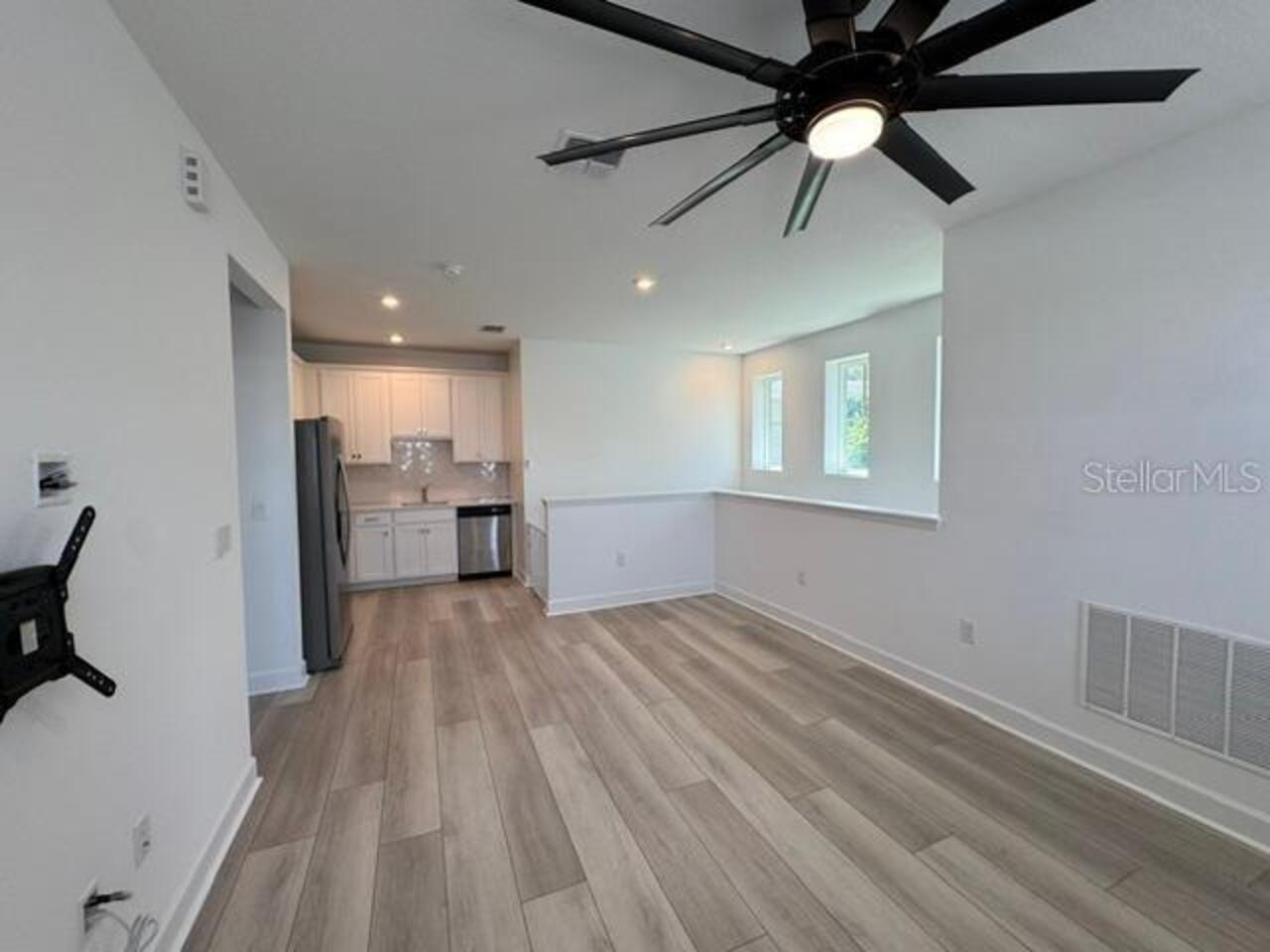 Listing Photo 9