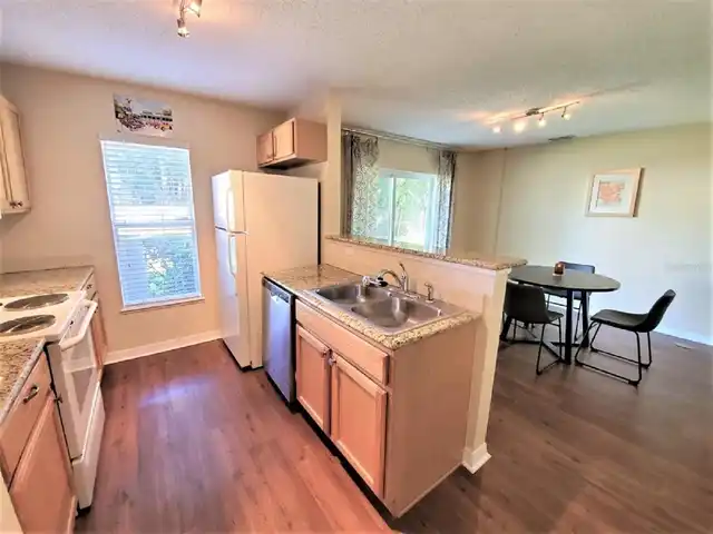 Listing Photo 7