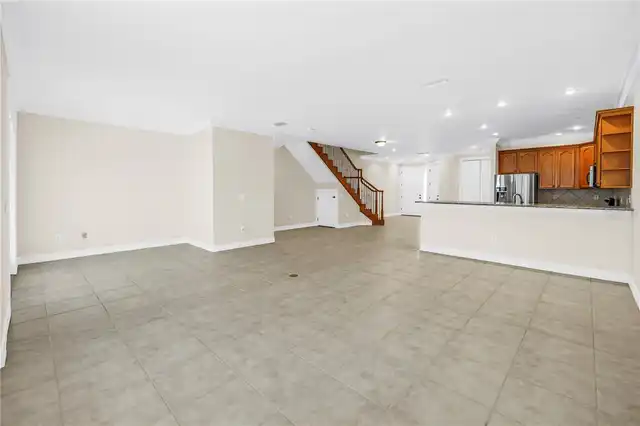Listing Photo 14