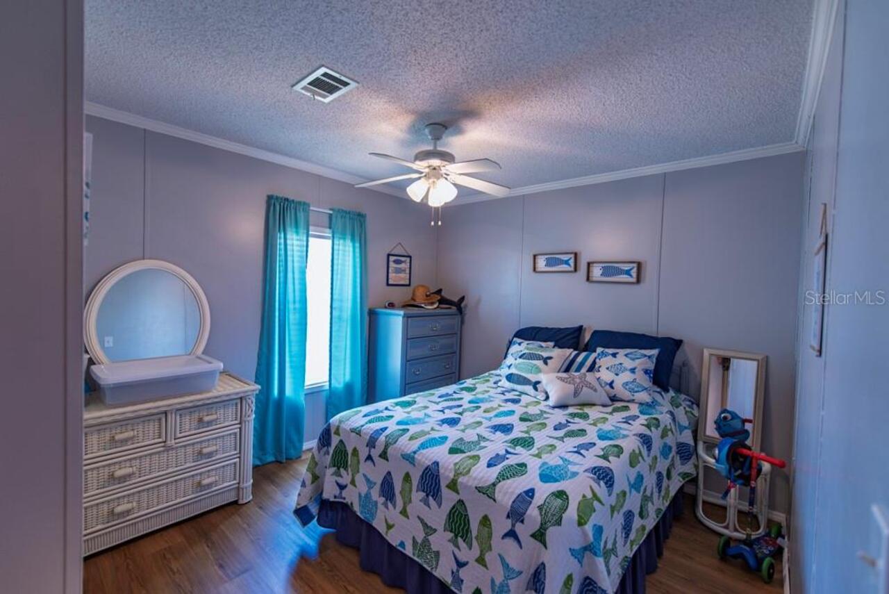 Listing Photo 12