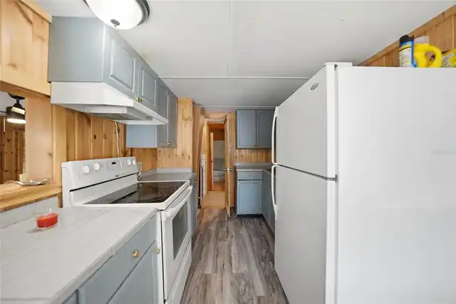 Listing Photo 8