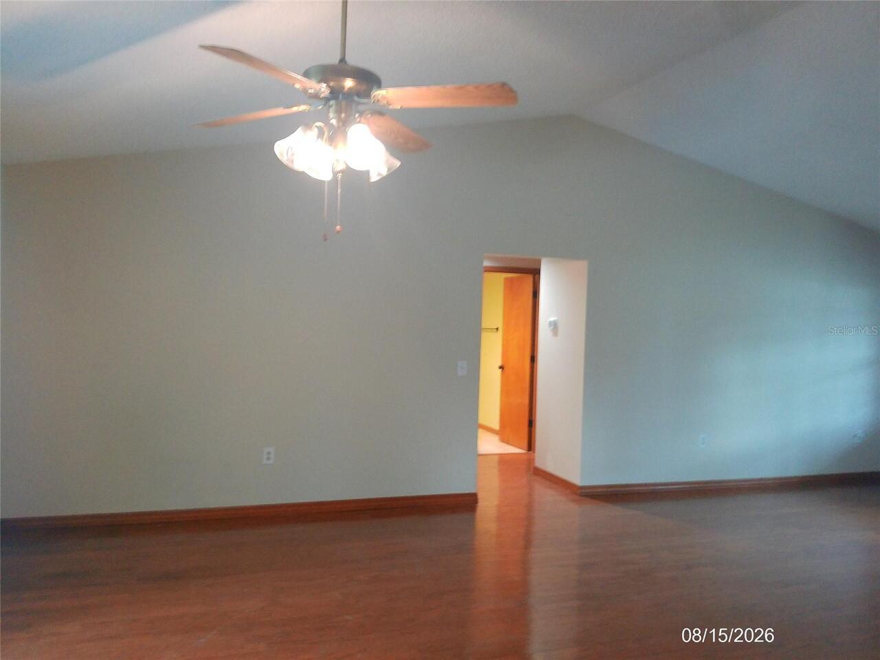 Listing Photo 8