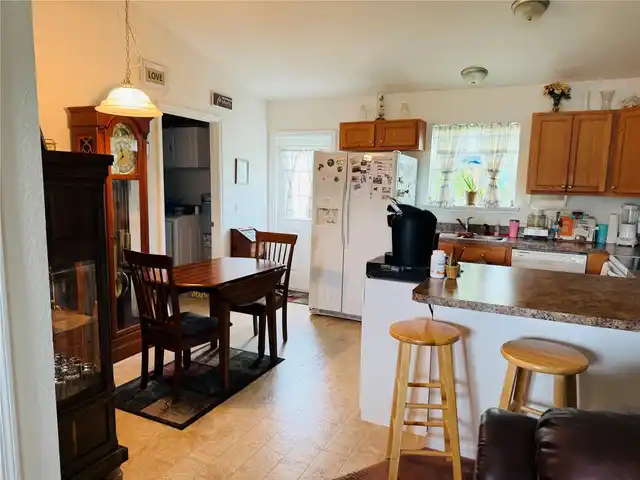 Listing Photo 10