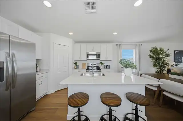 Listing Photo 9