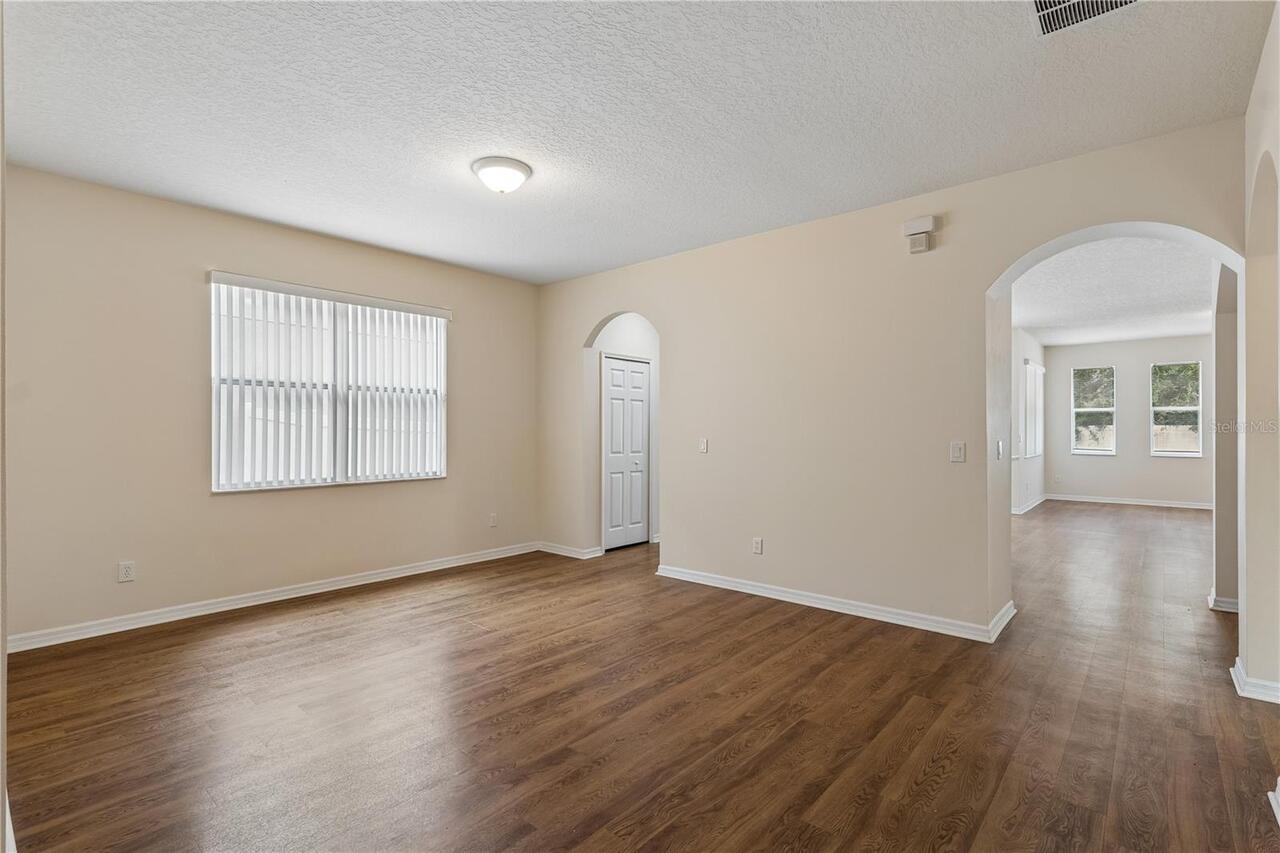 Listing Photo 9