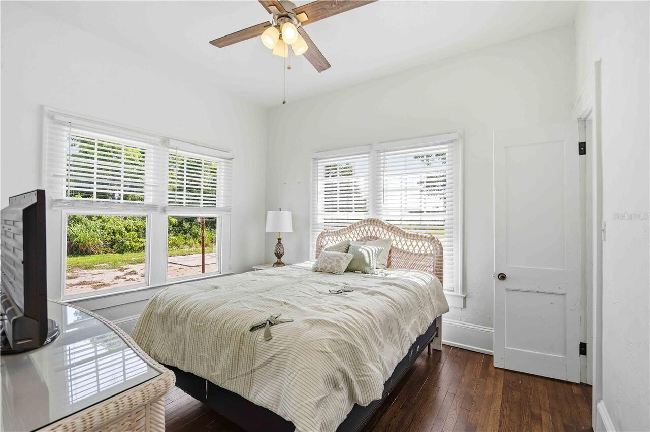 Listing Photo 9