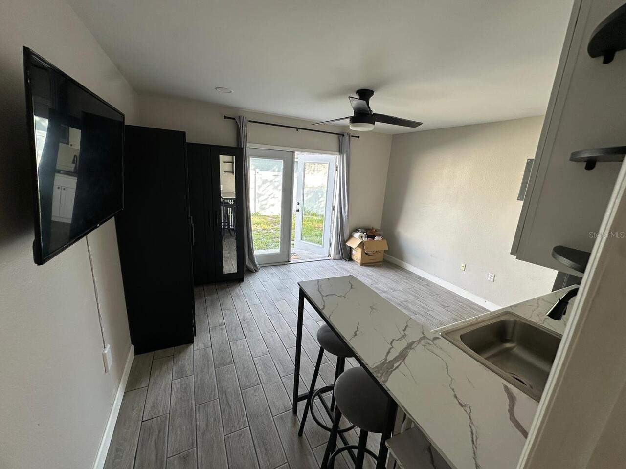Listing Photo 8