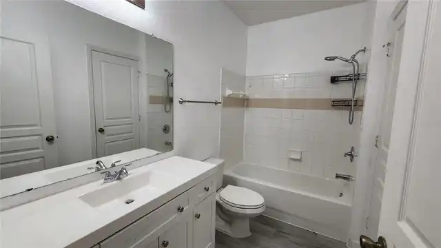 Listing Photo 11