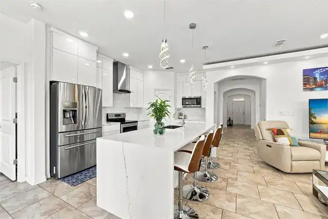 Listing Photo 10