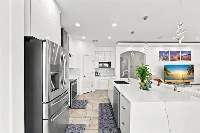 Listing Photo 11