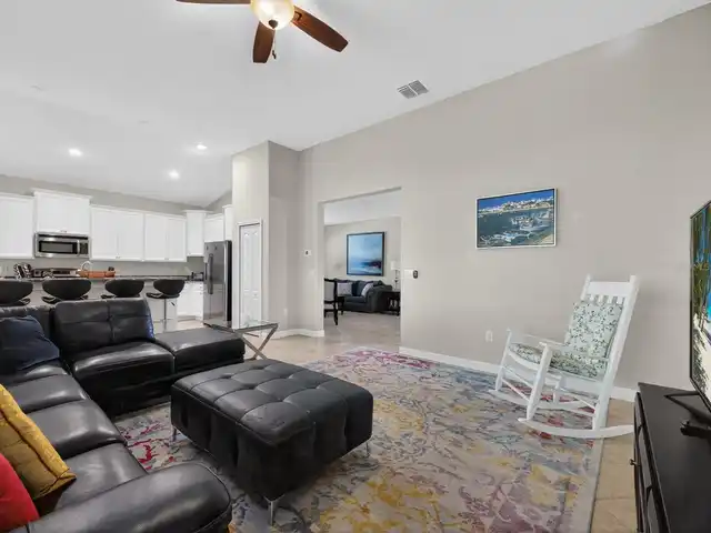 Listing Photo 14