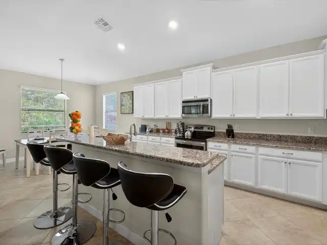 Listing Photo 16
