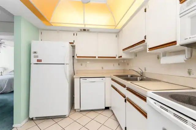 Listing Photo 12