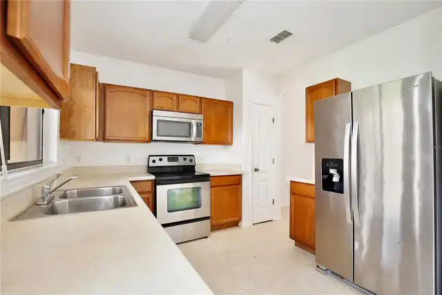 Listing Photo 9