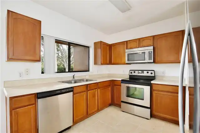 Listing Photo 10