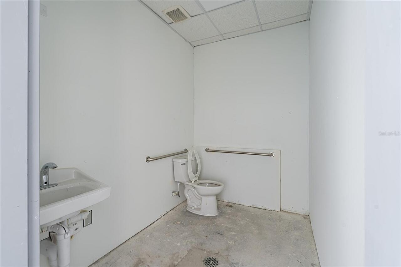 Listing Photo 9