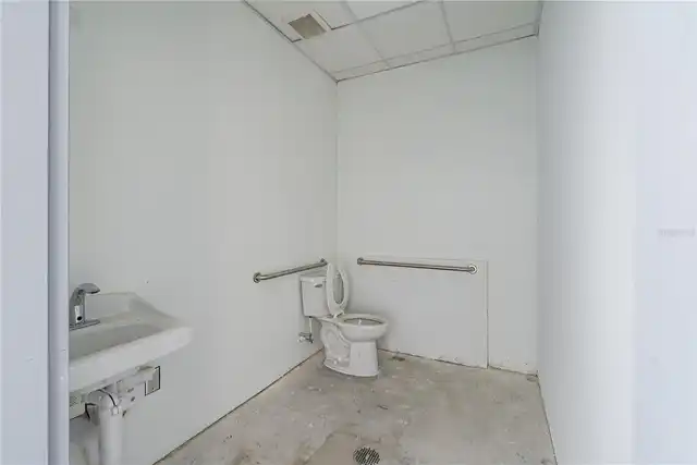 Listing Photo 9