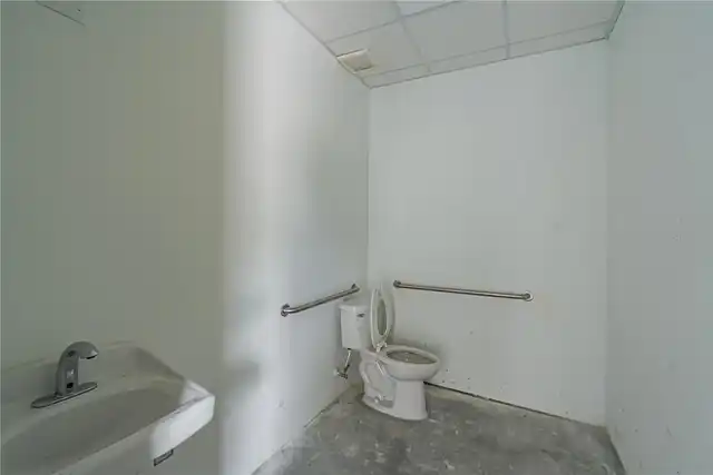 Listing Photo 14