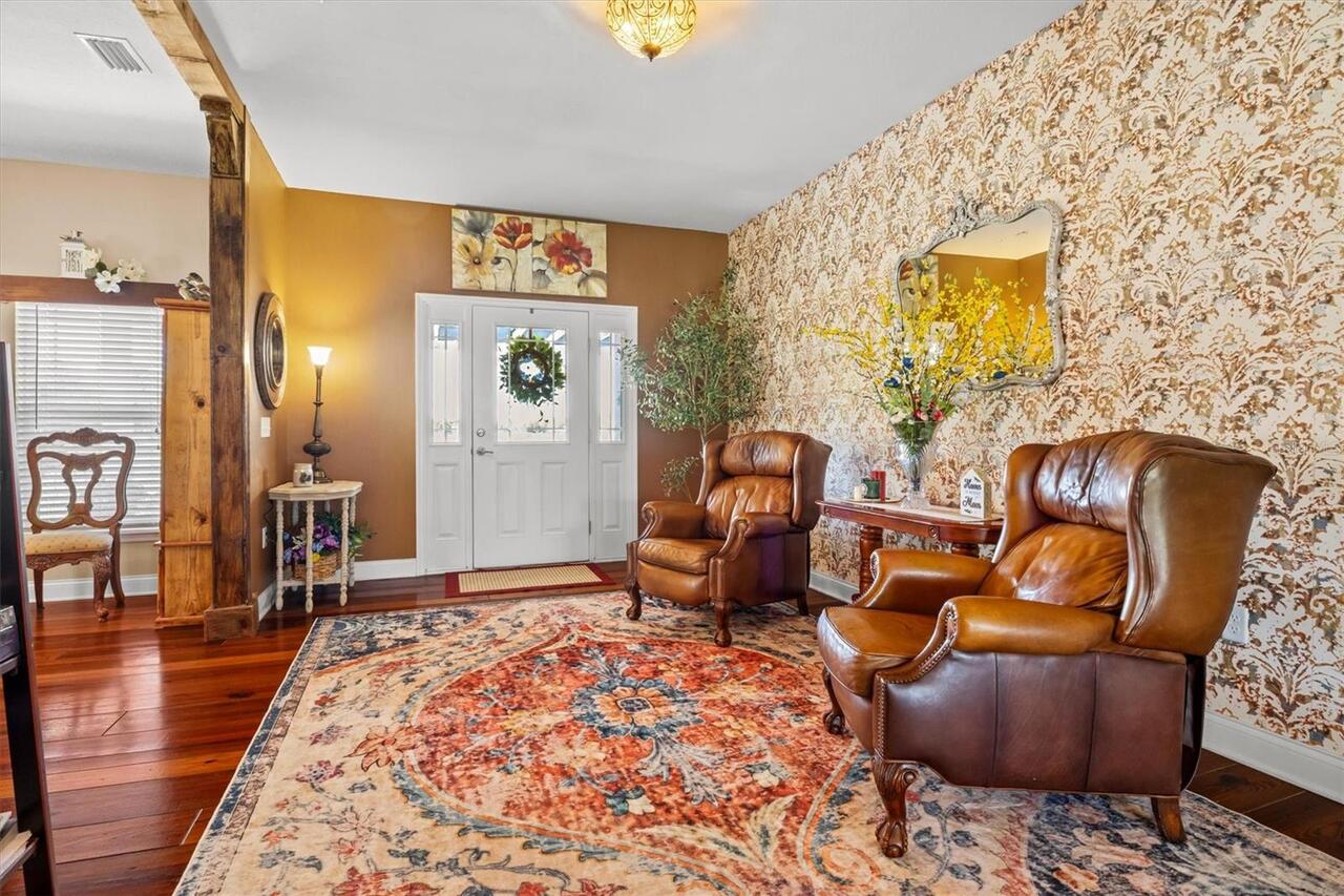 Listing Photo 9