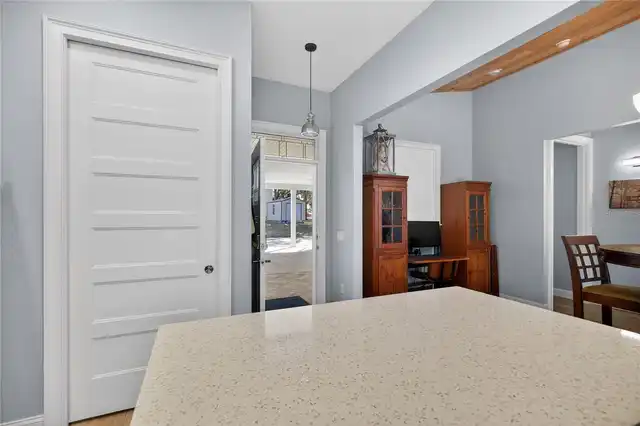 Listing Photo 6