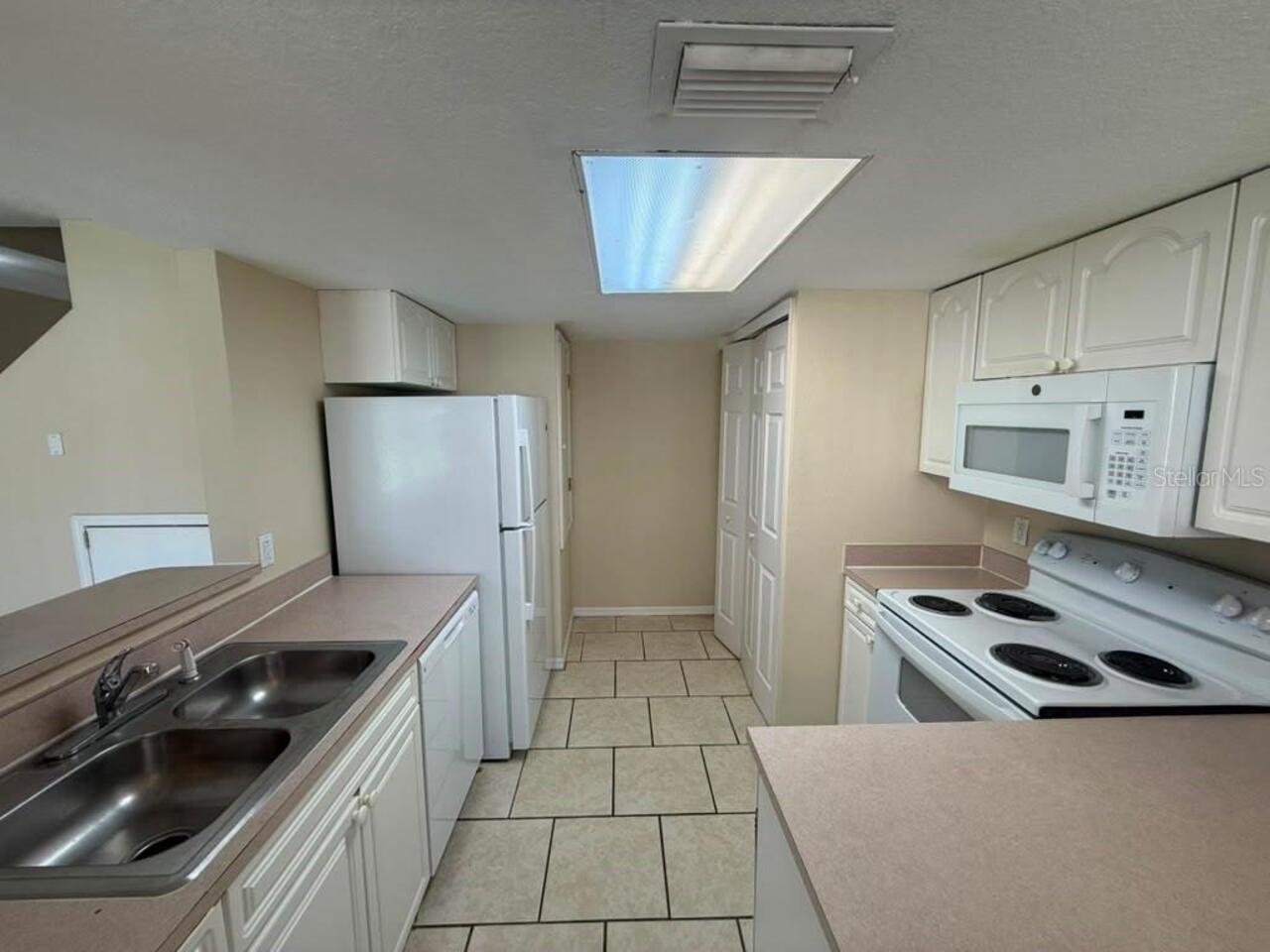 Listing Photo 12
