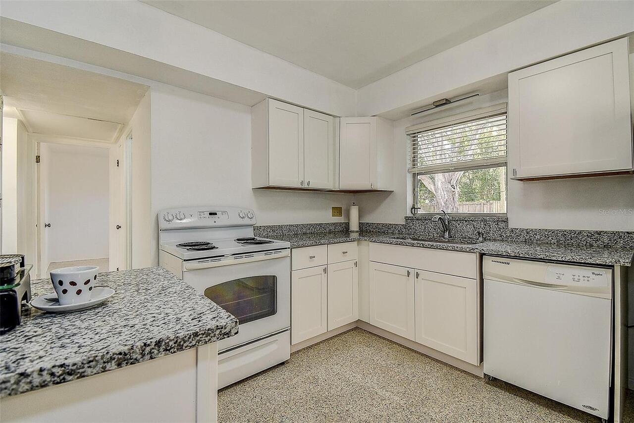 Listing Photo 12