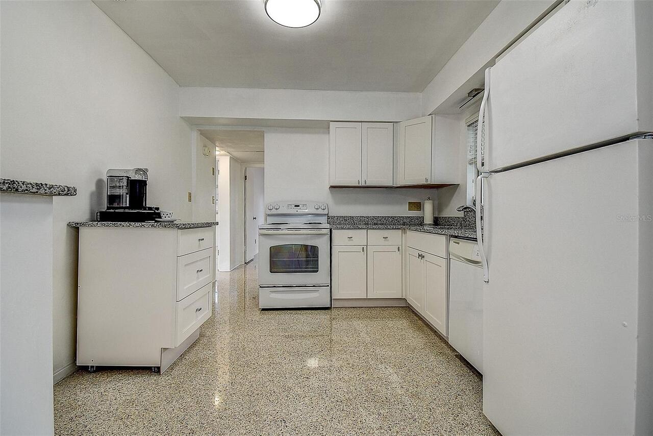 Listing Photo 16