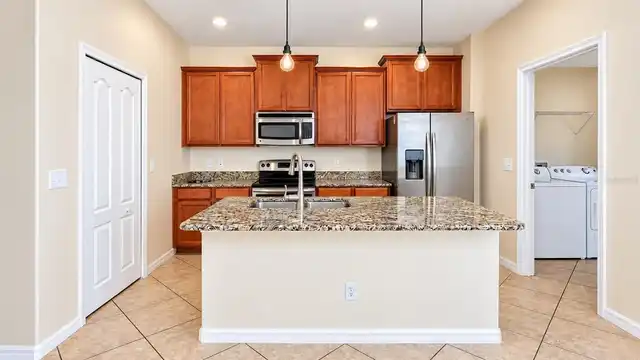 Listing Photo 12