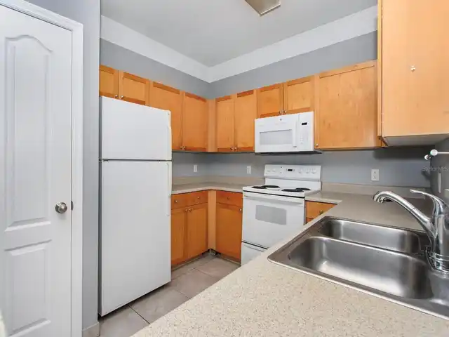 Listing Photo 9