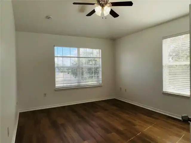 Listing Photo 10