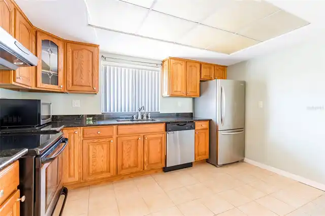 Listing Photo 6