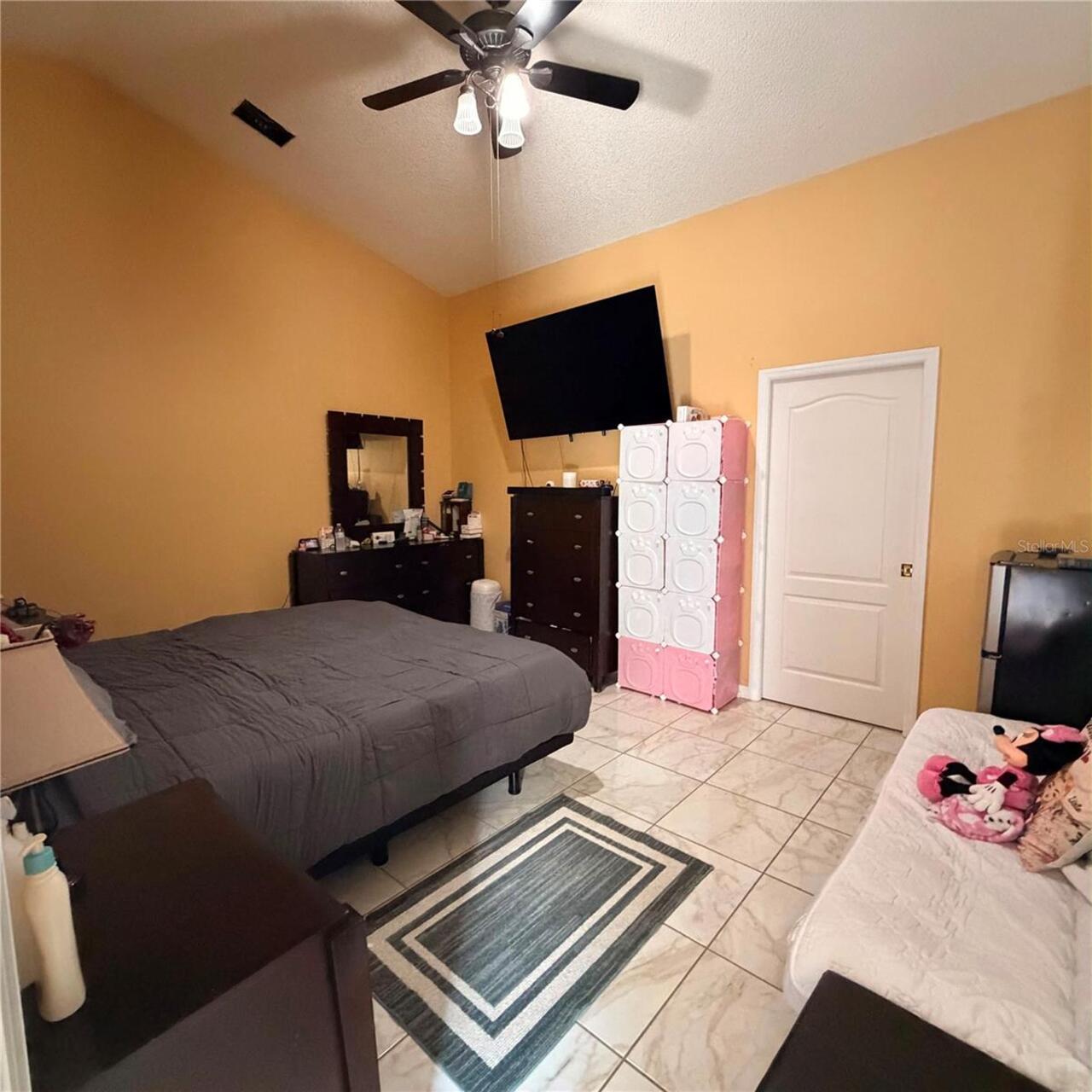 Listing Photo 11