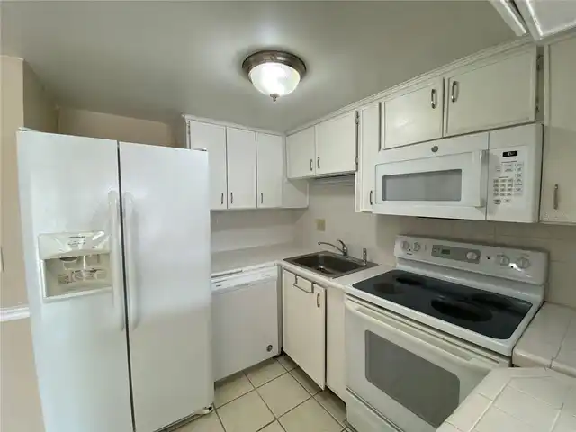 Listing Photo 7