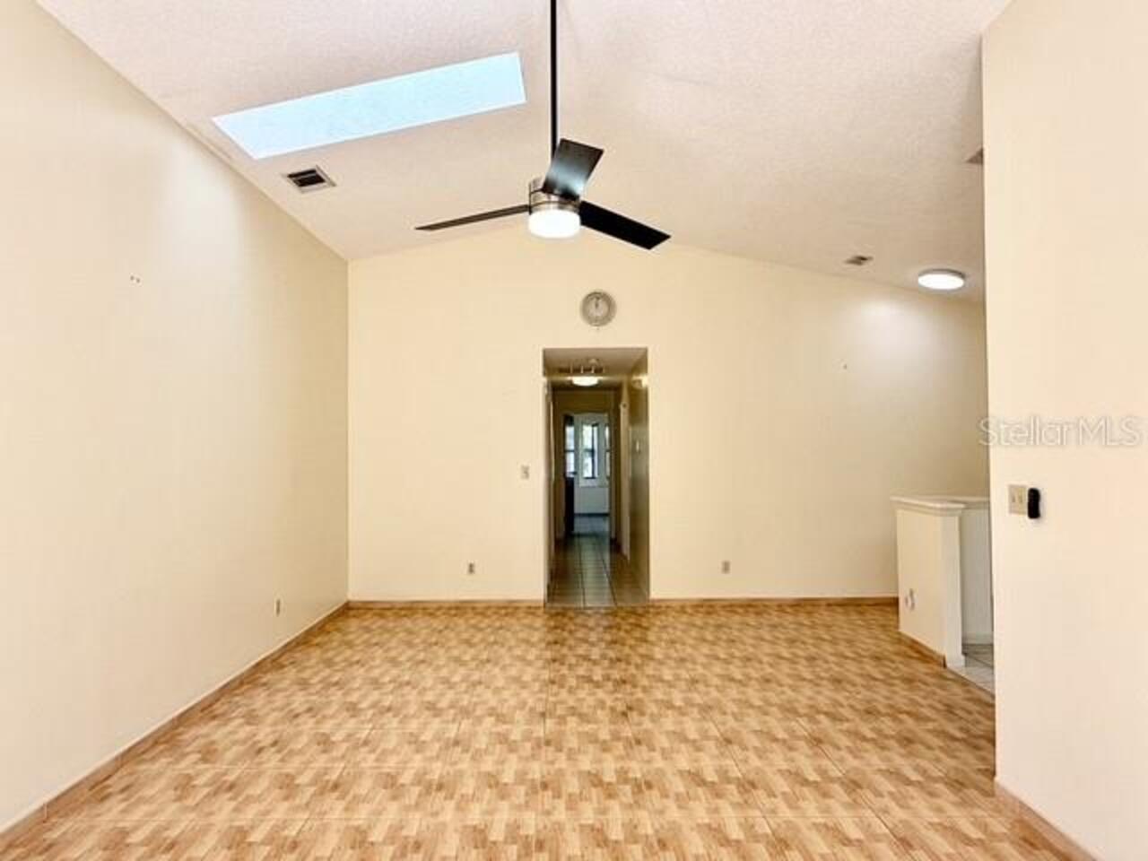 Listing Photo 12
