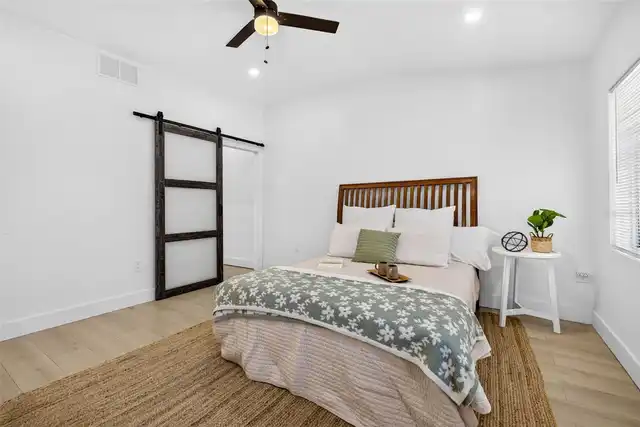 Listing Photo 33