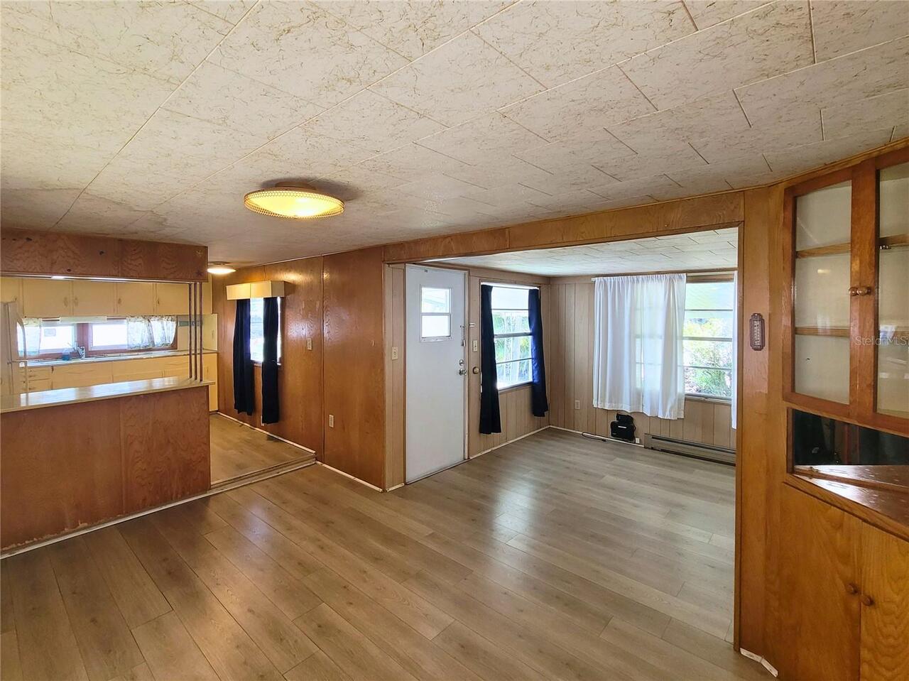 Listing Photo 8
