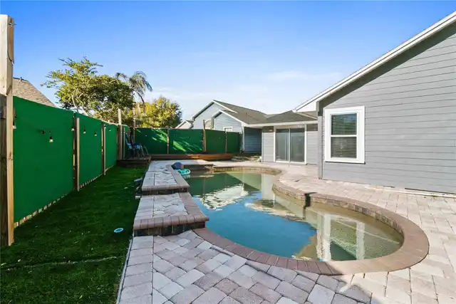 Listing Photo 8