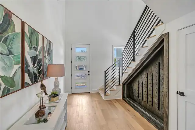 Listing Photo 11