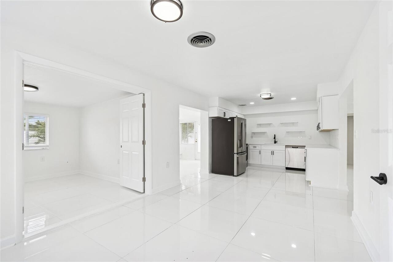 Listing Photo 12