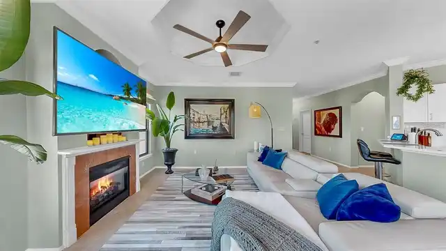 Listing Photo 10