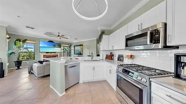 Listing Photo 8