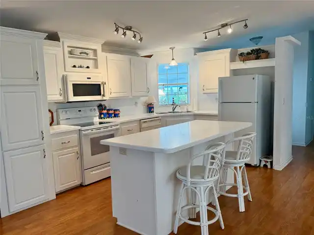 Listing Photo 7