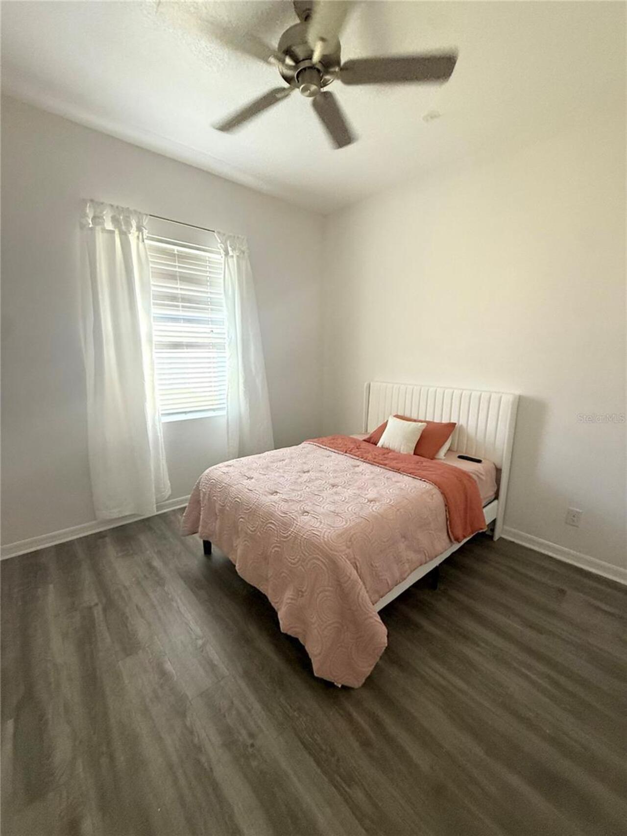 Listing Photo 12