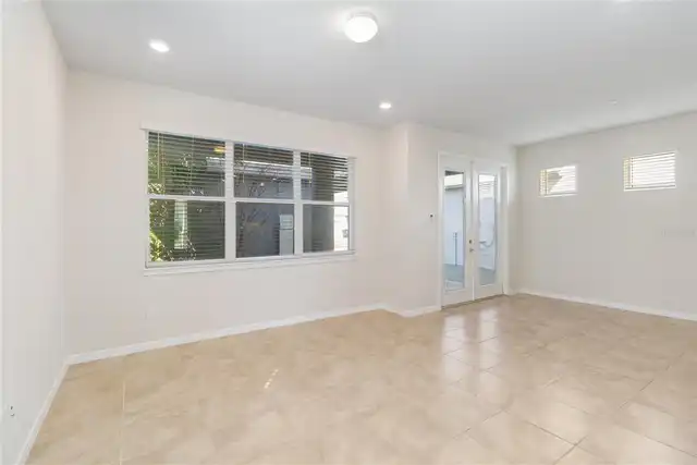 Listing Photo 12