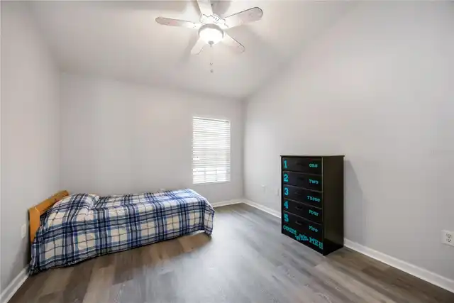 Listing Photo 16