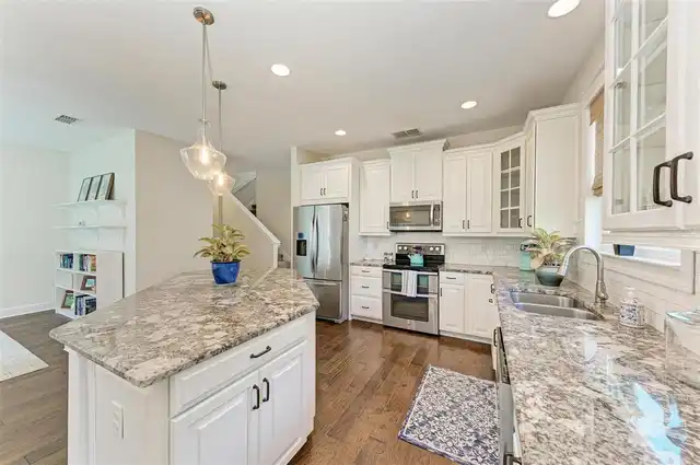 Listing Photo 16