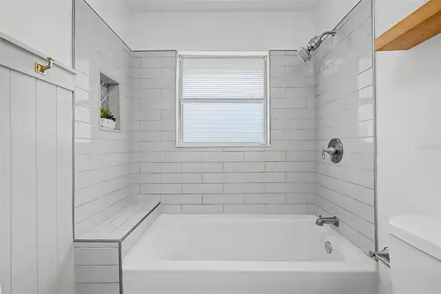 Listing Photo 10