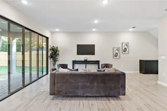 Listing Photo 13
